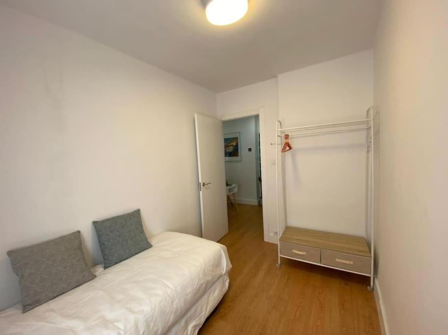 Apartamento Centrico-Parking Gratuito-Wifi Santander Luaran gambar