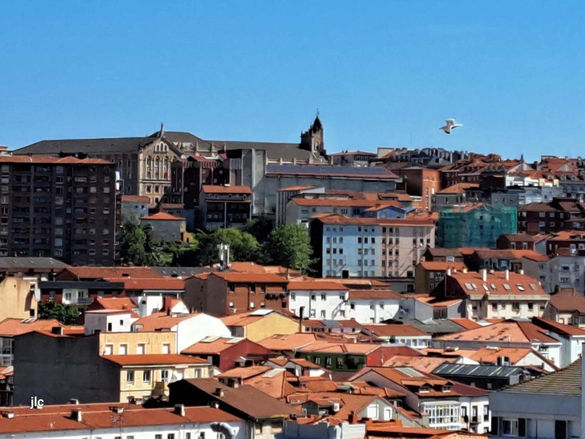 Apartamento Centrico-Parking Gratuito-Wifi Santander Luaran gambar